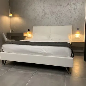 ** Apart Otel Bossi İtalya