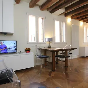 https://city-apartments-salute-accademia.hotelslidodijesolo.com