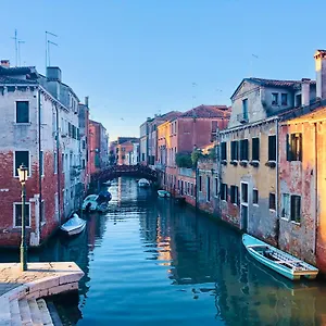 https://venice-romantic-home.hotelslidodijesolo.com
