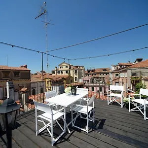 ** Apart Otel La Fenice İtalya